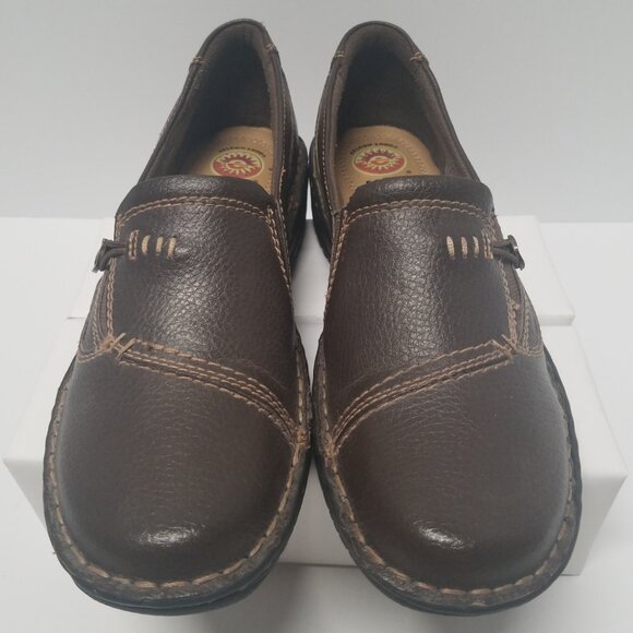 Earth Spirit Brown Pebbled Leather Slip-On Loafers - Picture 9 of 15